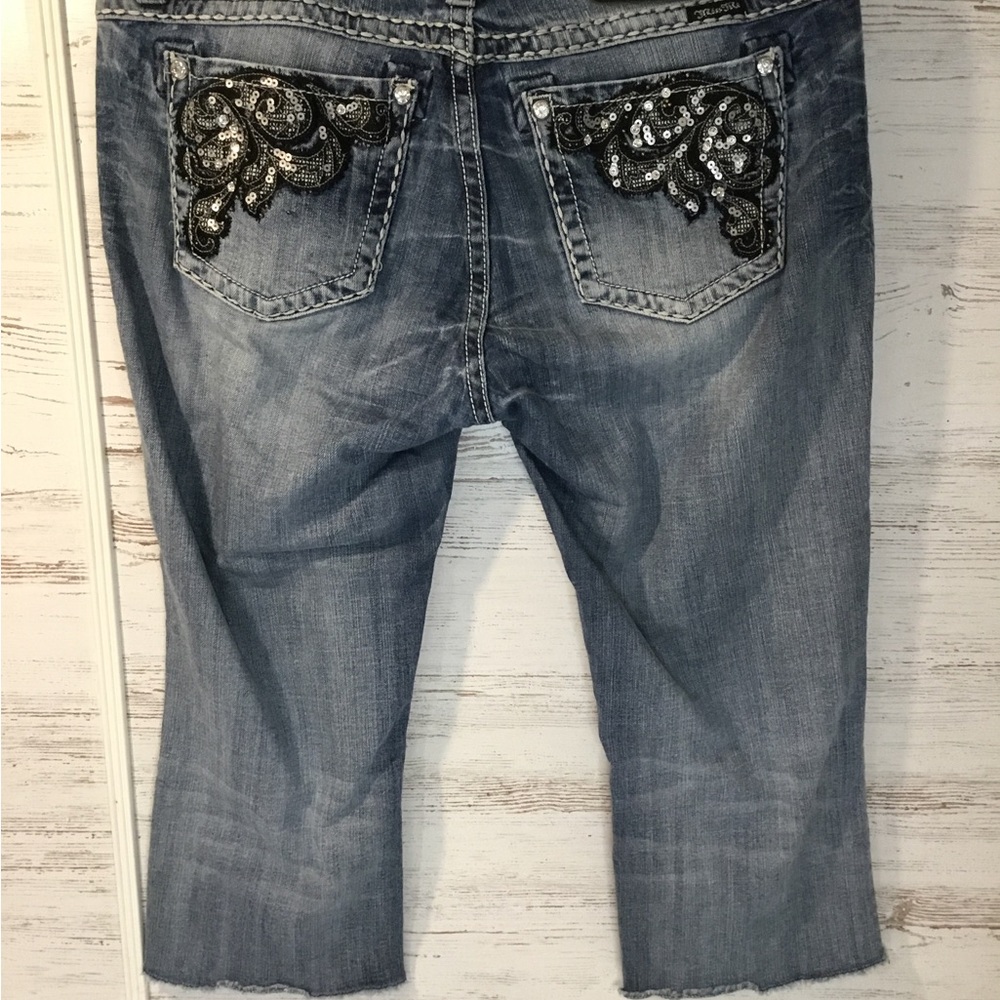 Vintage Miss Me Blue Embellished Easy Capri Cut Jeans size 34 x 20 1/2 - Picture 2 of 11